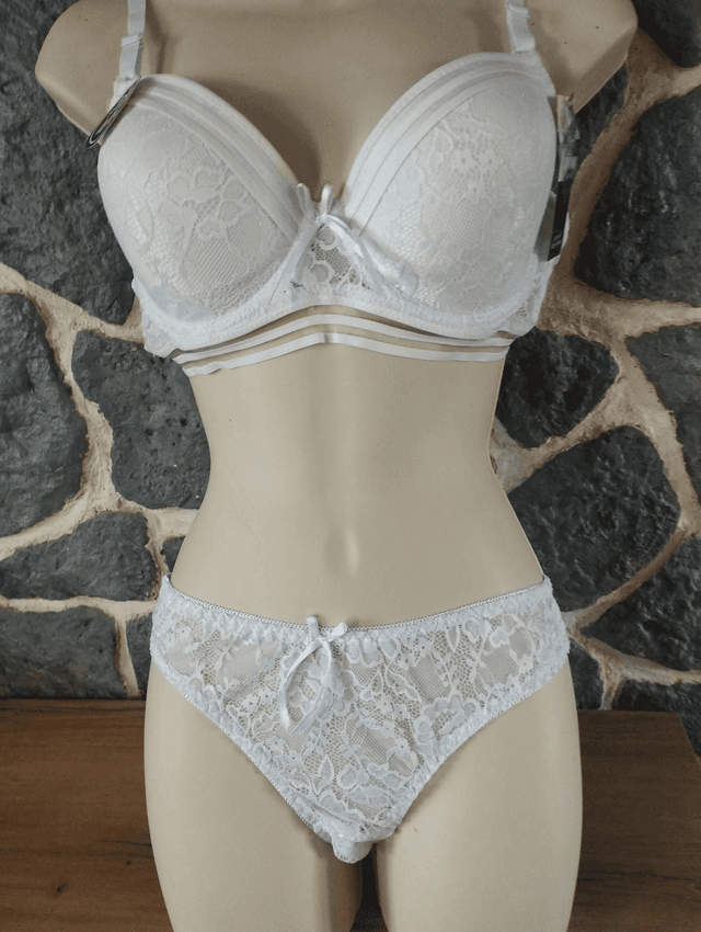 Ensemble bonnet C 100C 42/ 44 pour la culotte
