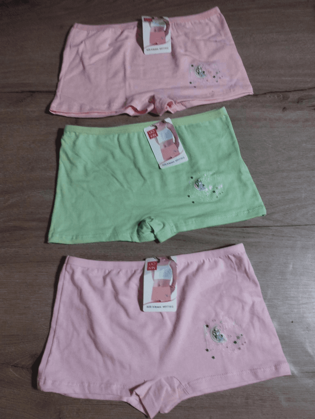 Lot de 3 shortys imprimés. 6 ans