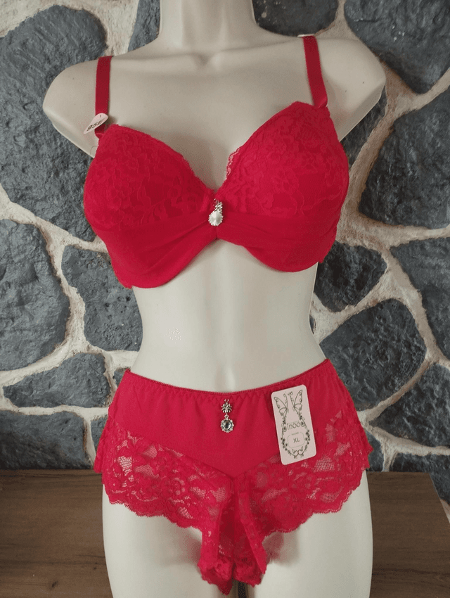 Ensemble rouge bonnet E avec armatures et rembourrage