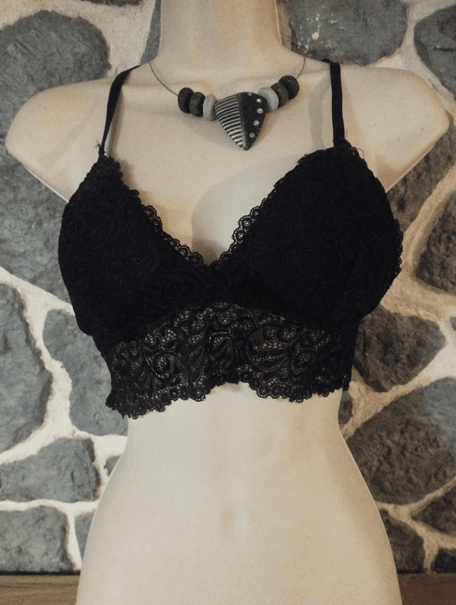 Brassière noire dos original taille L