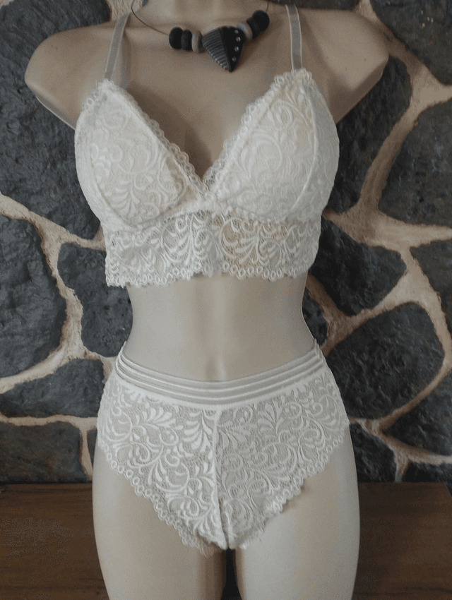 Ensemble triangle ivoire taille M