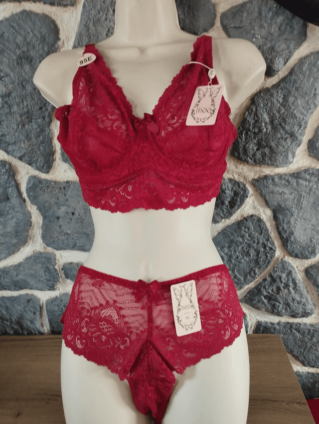 Ensemble bonnet E rouge grenat sans rembourrage du 95E au 110E
